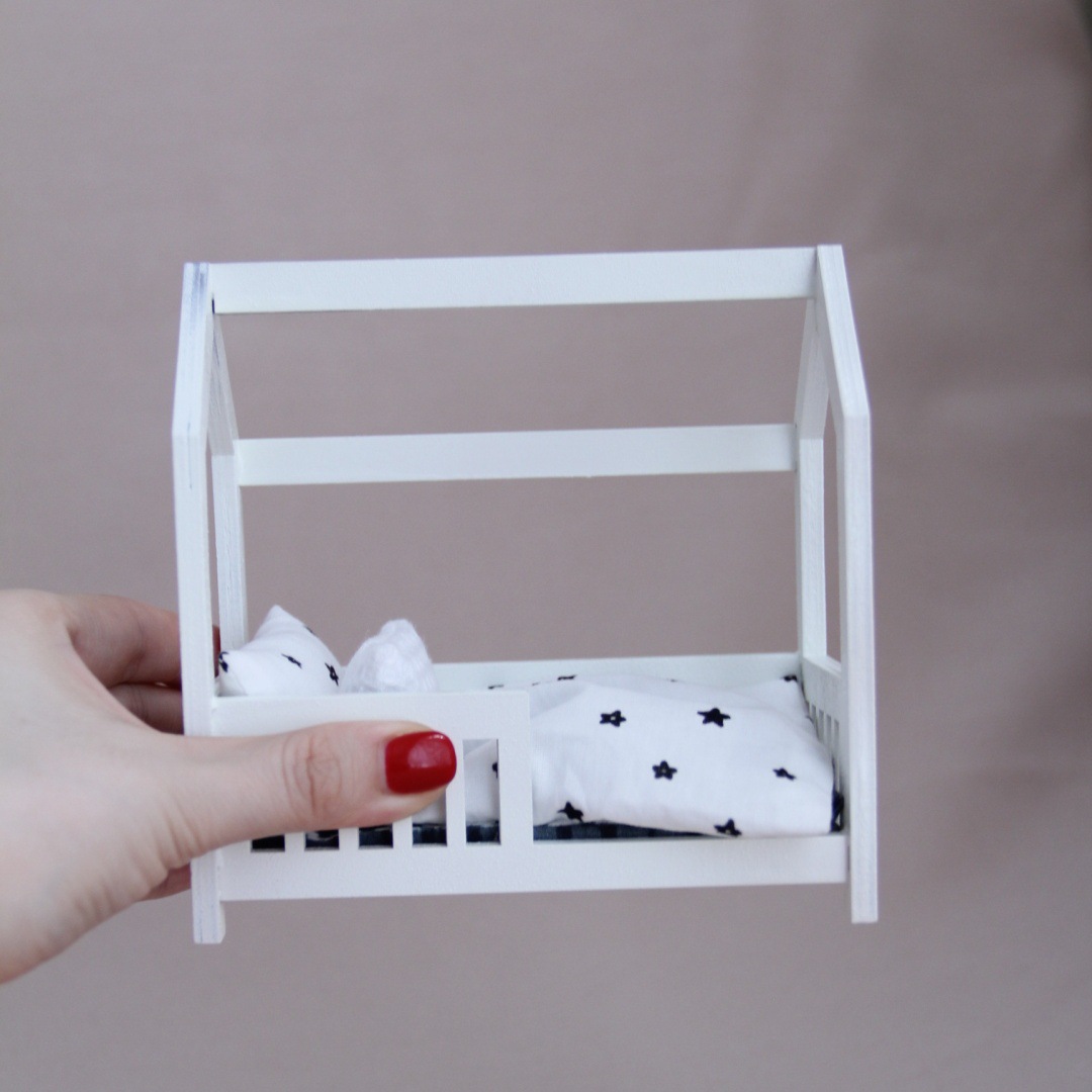 1:12 Miniature Wooden Baby Cri - Baby Nursery Age recension och pris